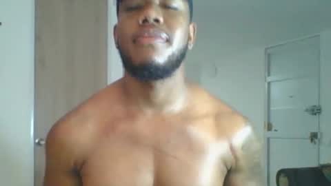 Snapshot of joan_saenz chatting on November 25, 2025, 2:33 am JOAN SAENZ online show from November 25, 2025, 2:33 am