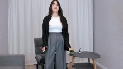 Mia online show from December 14, 2024, 2:10 pm