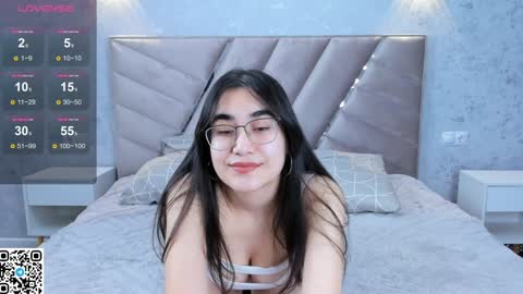 Mia online show from January 9, 2025, 12:09 pm