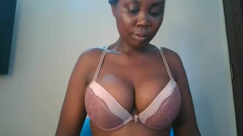 Snapshot of joankein_255 chatting on April 19, 2026, 5:18 am varl online show from April 19, 2026, 5:18 am