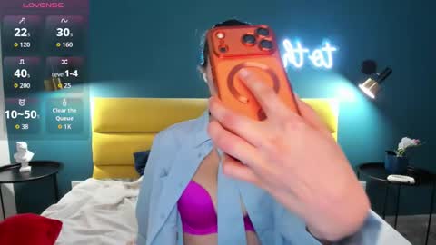 Joan online show from March 15, 2026, 1:33 am