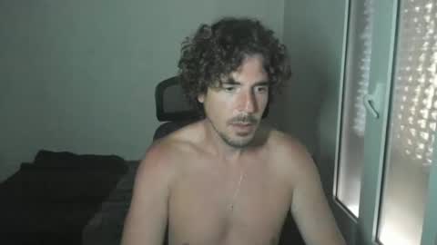 Snapshot of joaquin420_hot chatting on April 10, 2026, 5:28 pm joaquin420_hot online show from April 10, 2026, 5:28 pm