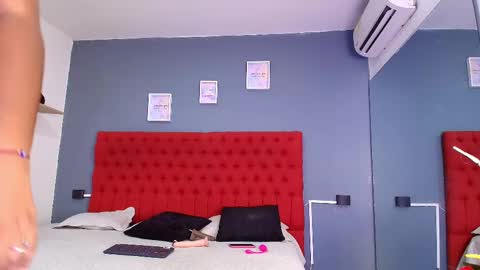 Snapshot of jocelyn_santana chatting on February 11, 2025, 12:27 pm Jocy online show from February 11, 2025, 12:27 pm