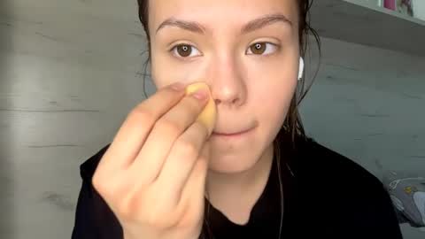 Mila online show from April 27, 2026, 10:02 am