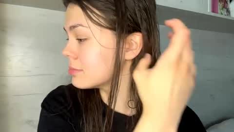 Mila online show from April 30, 2026, 10:54 am