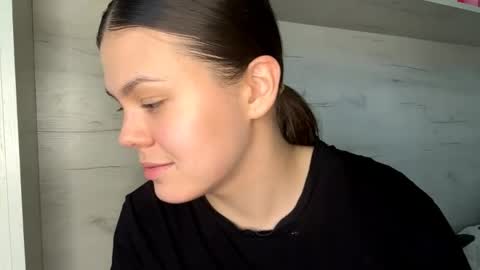 Snapshot of jodeesolarz chatting on May 6, 2026, 9:47 am Mila online show from May 6, 2026, 9:47 am