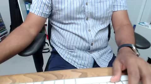 Snapshot of joe765shades chatting on July 2, 2026, 2:56 pm joe765shades online show from July 2, 2026, 2:56 pm