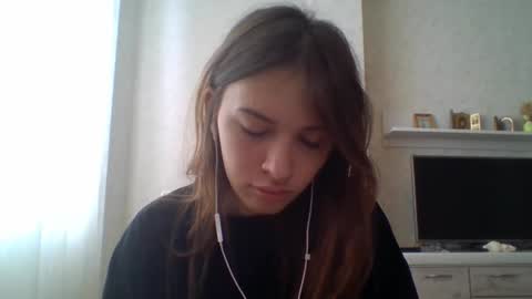 Jennifer online show from September 23, 2025, 11:24 am