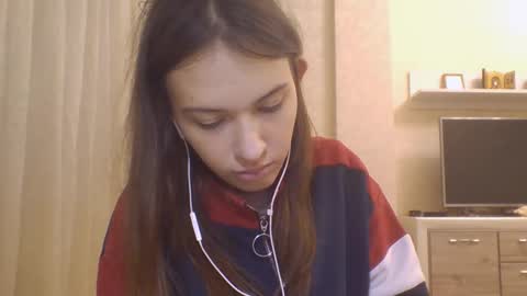 Jennifer online show from September 29, 2025, 2:11 pm