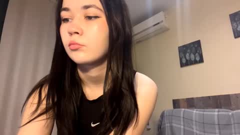 Emilia  or Emi online show from January 14, 2026, 12:11 pm