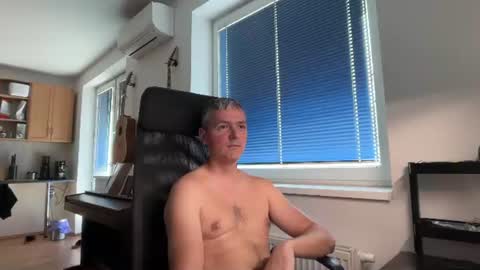 Snapshot of jogger1991 chatting on July 26, 2026, 12:01 pm Jogger1991 online show from July 26, 2026, 12:01 pm