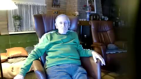 Snapshot of johan7_heet chatting on December 5, 2024, 7:06 pm johan7 heet online show from December 5, 2024, 7:06 pm