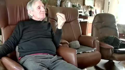 Snapshot of johan7_heet chatting on February 20, 2025, 3:30 pm johan7 heet online show from February 20, 2025, 3:30 pm