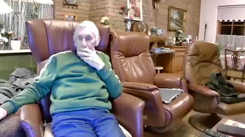 Snapshot of johan7_heet chatting on December 15, 2025, 7:07 pm johan7 heet online show from December 15, 2025, 7:07 pm