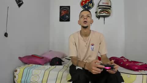 Snapshot of johan_and_antonella chatting on December 10, 2024, 7:32 pm johan_and_antonella online show from December 10, 2024, 7:32 pm