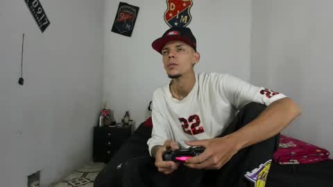 Snapshot of johan_and_antonella chatting on January 15, 2025, 10:35 pm johan_and_antonella online show from January 15, 2025, 10:35 pm