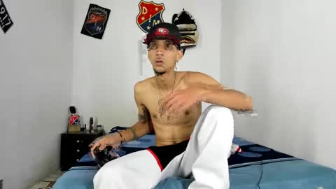 Snapshot of johan_and_antonella chatting on January 17, 2025, 4:36 pm johan_and_antonella online show from January 17, 2025, 4:36 pm