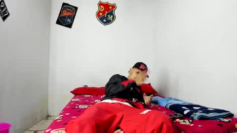 Snapshot of johan_and_antonella chatting on January 27, 2025, 4:41 am johan_and_antonella online show from January 27, 2025, 4:41 am