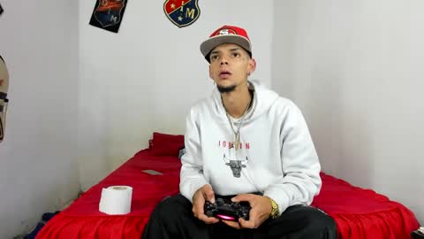 Snapshot of johan_and_antonella chatting on February 16, 2025, 3:37 am johan_and_antonella online show from February 16, 2025, 3:37 am