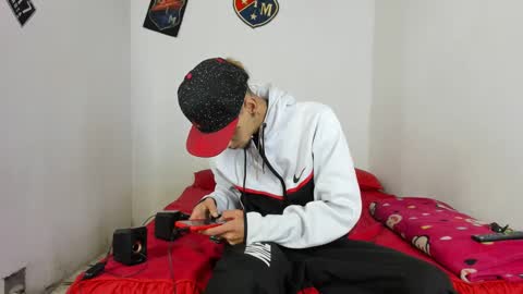 Snapshot of johan_and_antonella chatting on February 18, 2025, 1:54 am johan_and_antonella online show from February 18, 2025, 1:54 am