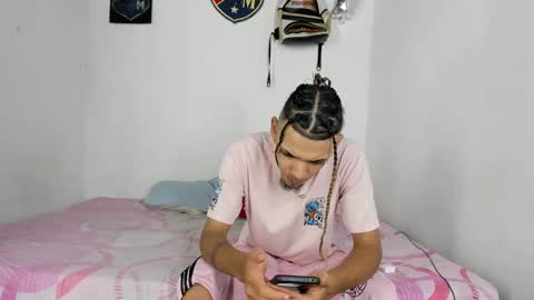 Snapshot of johan_and_antonella chatting on September 19, 2025, 3:30 am johan_and_antonella online show from September 19, 2025, 3:30 am