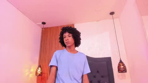 Snapshot of johan_gz_ chatting on June 3, 2026, 11:35 am Johan online show from June 3, 2026, 11:35 am