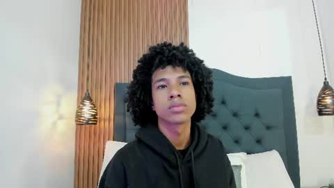 Snapshot of johan_gz_ chatting on June 15, 2026, 11:45 am Johan online show from June 15, 2026, 11:45 am