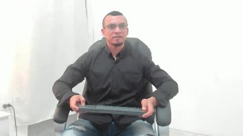 Snapshot of johan_miller1 chatting on November 8, 2025, 4:23 am johan online show from November 8, 2025, 4:23 am