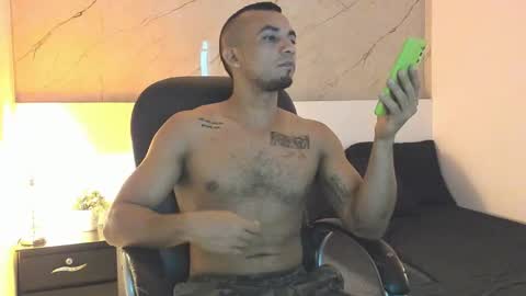 Snapshot of johan_miller1 chatting on November 15, 2025, 2:09 am johan online show from November 15, 2025, 2:09 am