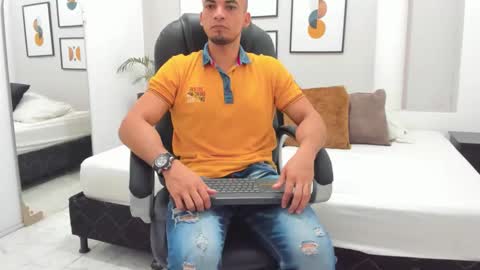 Snapshot of johan_miller1 chatting on November 28, 2025, 6:32 pm johan online show from November 28, 2025, 6:32 pm