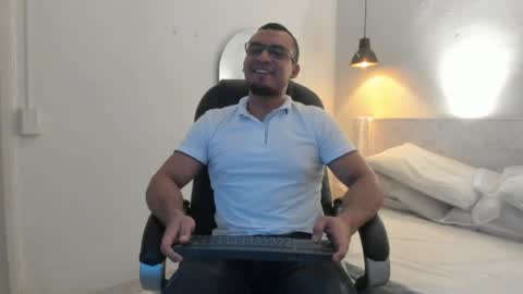 johan online show from April 7, 2026, 7:25 pm