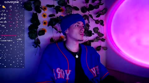 Snapshot of johan_parker222 chatting on September 26, 2025, 11:42 pm johan_parker222 online show from September 26, 2025, 11:42 pm