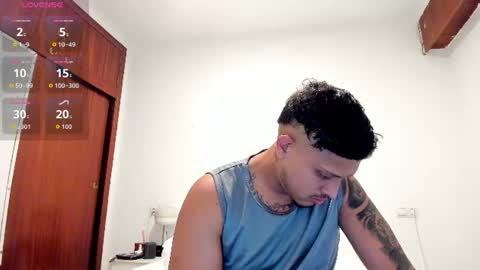 Snapshot of johansmith__ chatting on June 15, 2026, 5:37 pm Johan Smith online show from June 15, 2026, 5:37 pm