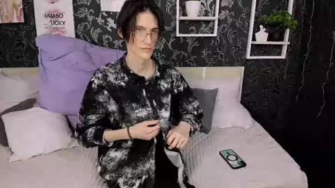 john__strong online show from June 3, 2026, 12:30 pm