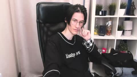 john__strong online show from June 5, 2026, 2:45 pm