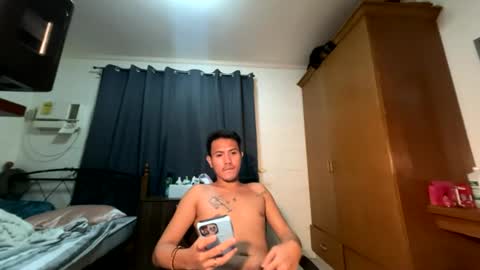 Snapshot of john_phh chatting on August 5, 2026, 6:55 pm john_phh online show from August 5, 2026, 6:55 pm