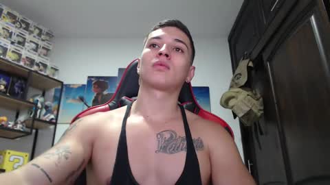 Snapshot of john_s117 chatting on January 1, 2025, 11:51 pm JOHN online show from January 1, 2025, 11:51 pm