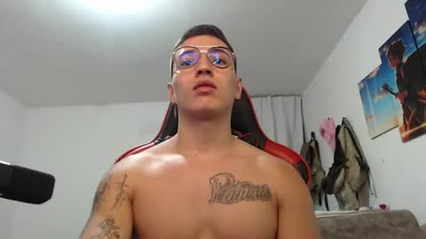 Snapshot of john_s117 chatting on June 20, 2026, 9:39 pm JOHN online show from June 20, 2026, 9:39 pm