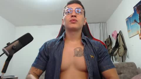 Snapshot of john_s117 chatting on July 2, 2026, 4:46 pm JOHN online show from July 2, 2026, 4:46 pm