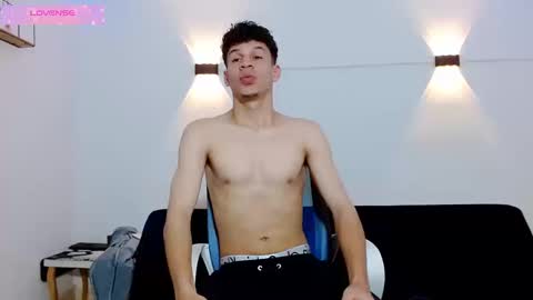 john_ssnow29 online show from September 19, 2025, 1:12 pm