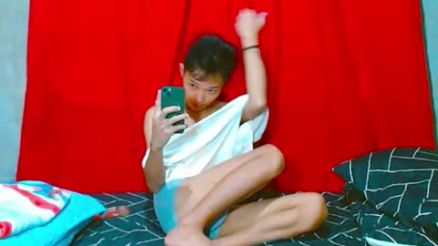 Snapshot of john_zacharyxx chatting on May 5, 2026, 8:22 am JohnXxx online show from May 5, 2026, 8:22 am