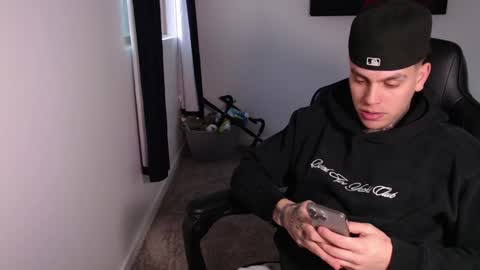 JAXX online show from February 1, 2026, 12:42 am