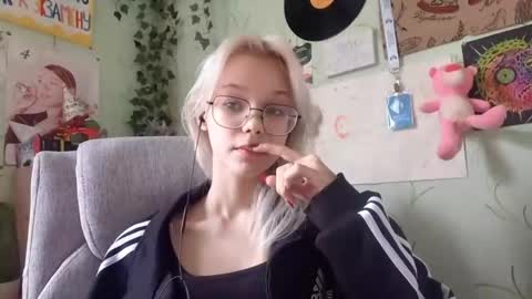 Snapshot of johnettareynero chatting on April 5, 2026, 11:07 am Toi online show from April 5, 2026, 11:07 am