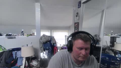Snapshot of johnfernandez784 chatting on June 6, 2026, 5:17 pm johnfernandez784 online show from June 6, 2026, 5:17 pm