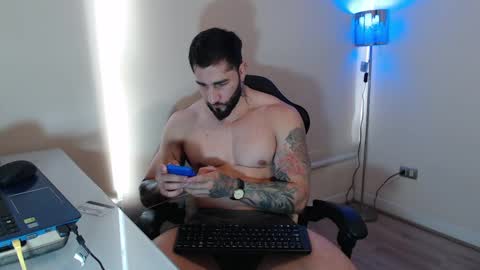 Snapshot of johnklleyn chatting on December 6, 2024, 5:33 pm john online show from December 6, 2024, 5:33 pm