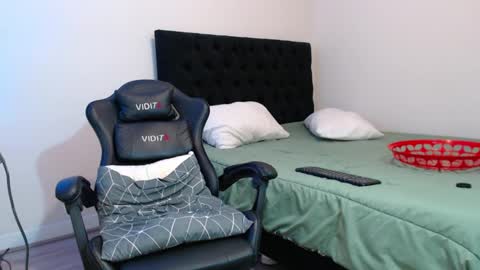 Snapshot of johnklleyn chatting on January 14, 2025, 11:16 pm john online show from January 14, 2025, 11:16 pm