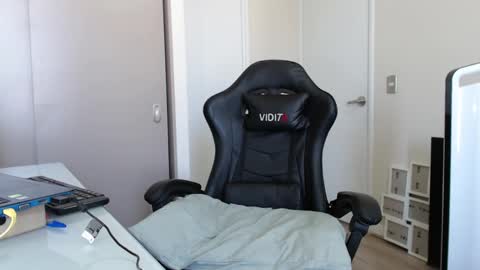 Snapshot of johnklleyn chatting on February 6, 2025, 6:13 pm john online show from February 6, 2025, 6:13 pm