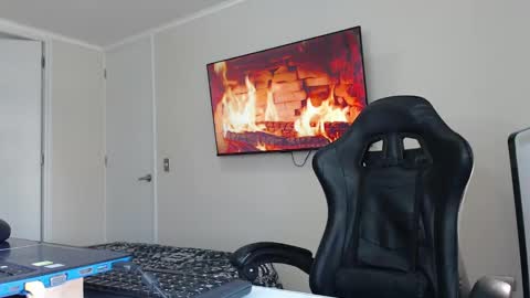 Snapshot of johnklleyn chatting on September 10, 2025, 6:41 pm john online show from September 10, 2025, 6:41 pm