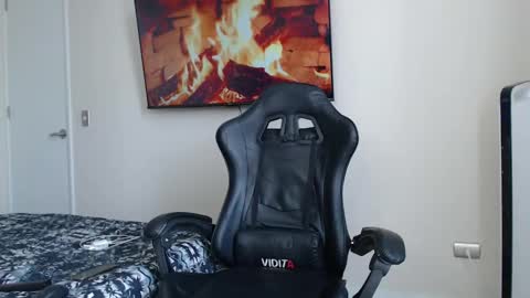 Snapshot of johnklleyn chatting on September 13, 2025, 3:45 pm john online show from September 13, 2025, 3:45 pm