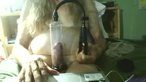 Snapshot of johnnieq1971 chatting on May 28, 2026, 2:42 am johnnieq1971 online show from May 28, 2026, 2:42 am
